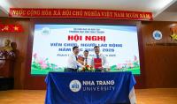 Trao tặng Kỷ niệm chương “Vì sự nghiệp xây dựng tổ chức Công đoàn”