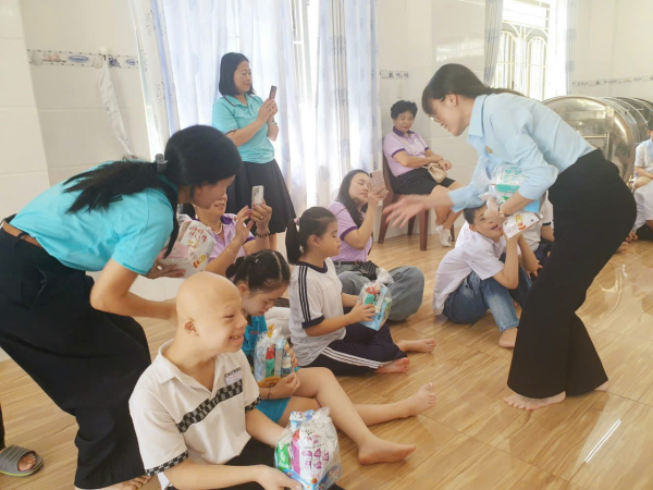 Trung thu yêu thương 2025 