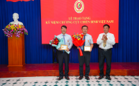 Lễ trao tặng Kỷ niệm chương Cựu chiến binh Việt Nam