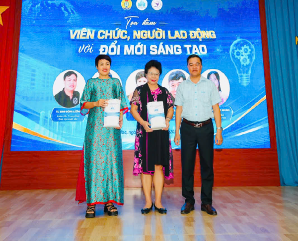 TOẠ ĐÀM VIÊN CHỨC, NGƯỜI LAO ĐỘNG VỚI ĐỔI MỚI SÁNG TẠO