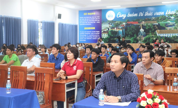 Lễ phát động chương trình đi bộ hưởng ứng chiến dịch "Triệu bước chân nhân ái, tiếp nối trang sử vàng" năm 2025