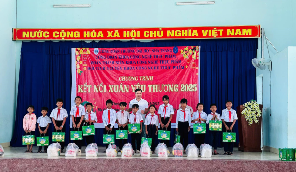 CÔNG ĐOÀN KHOA CÔNG NGHỆ THỰC PHẨM: KẾT NỐI XUÂN YÊU THƯƠNG NĂM 2025