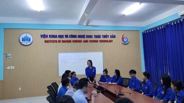 Công đoàn Viên KH&CNKTTS - Xuân Yêu Thương 2025 -  Trao quà cho sinh viên có hoàn cảnh đặc biệt khó khăn